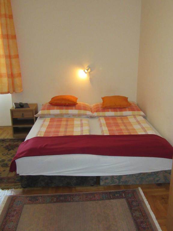 Suele Apartments & Rooms Balatonfured Ruang foto