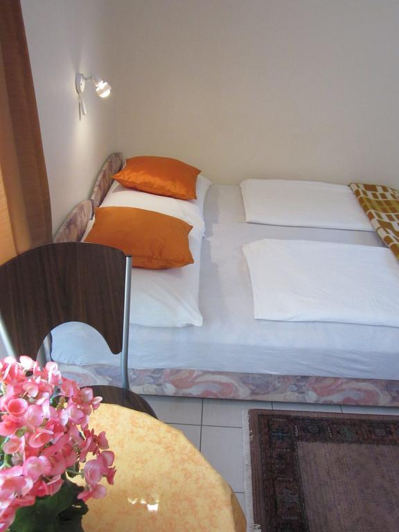 Suele Apartments & Rooms Balatonfured Ruang foto