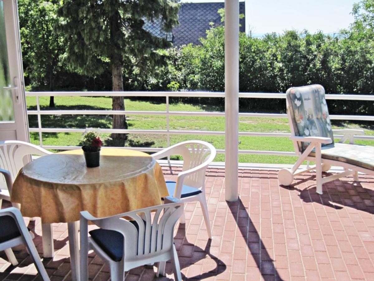 Suele Apartments & Rooms Balatonfured Bagian luar foto