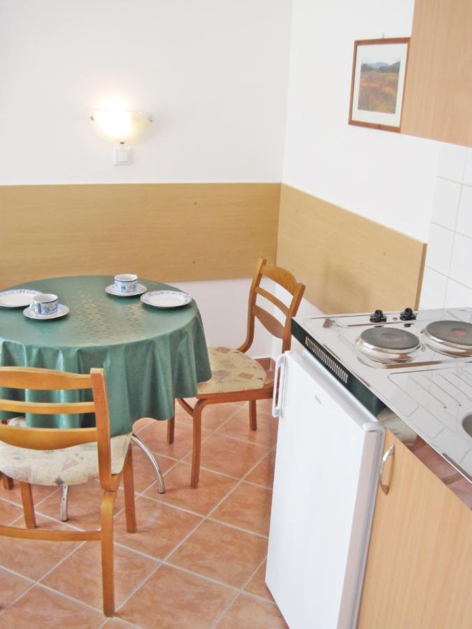 Suele Apartments & Rooms Balatonfured Bagian luar foto